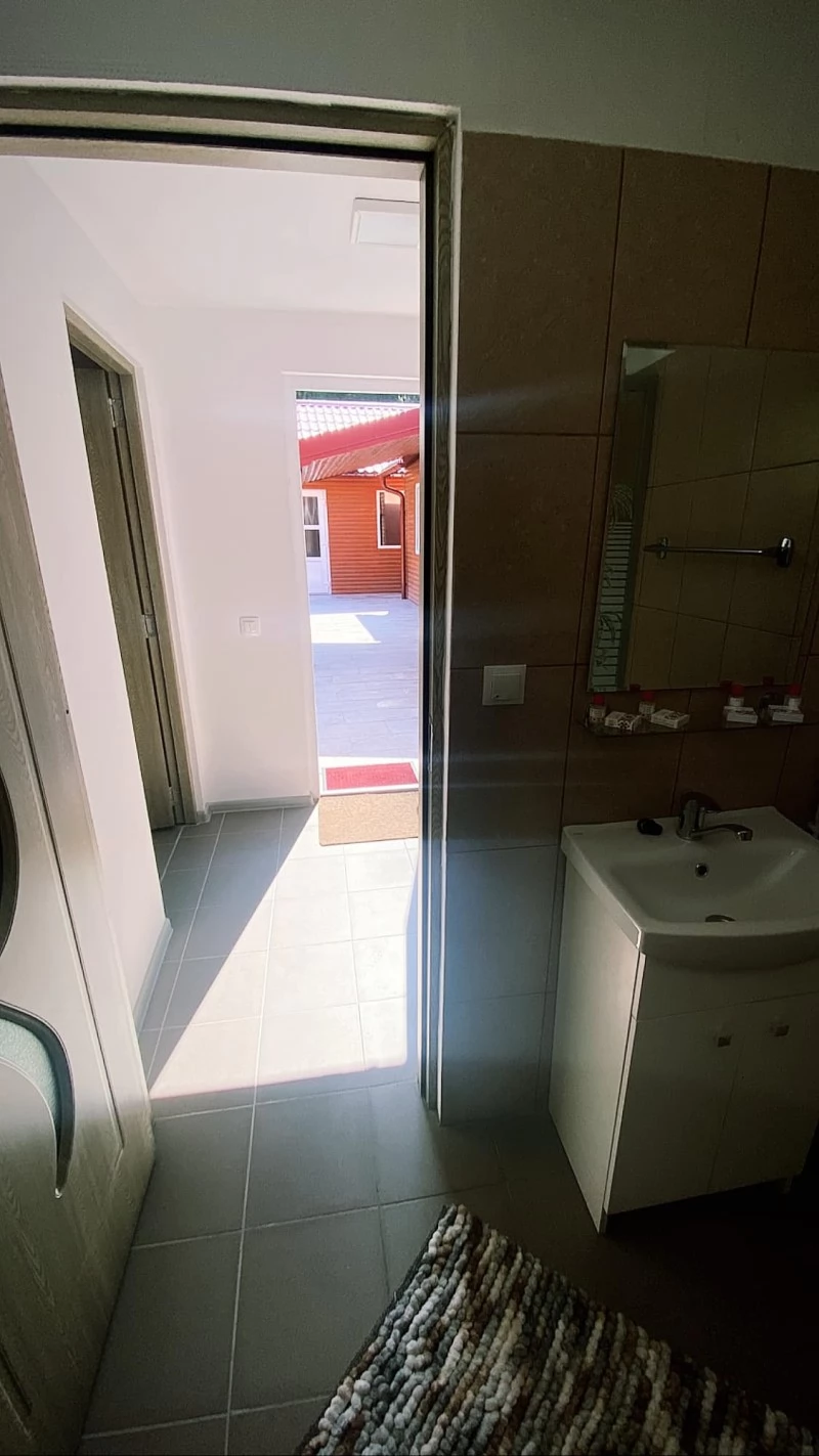 Lacu Roșu Cazare | Camping / Popas turistic (K1366-35) Imaginea poate fi supusă drepturilor de autor. Se recomandă contactarea titularului drepturilor.