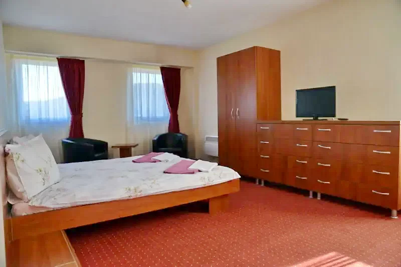 Nyárádszereda Szállás | Motel (K1411-5) A kép szerzői jogvédelem alatt állhat. Javasolt a kapcsolatfelvétel a jog tulajdonossal.