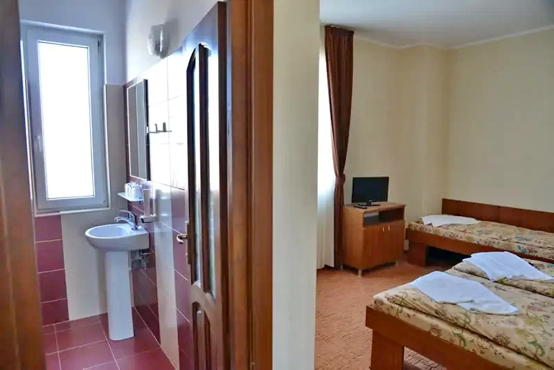 Miercurea Nirajului Cazare | Motel (K1411-6) Imaginea poate fi supusă drepturilor de autor. Se recomandă contactarea titularului drepturilor.