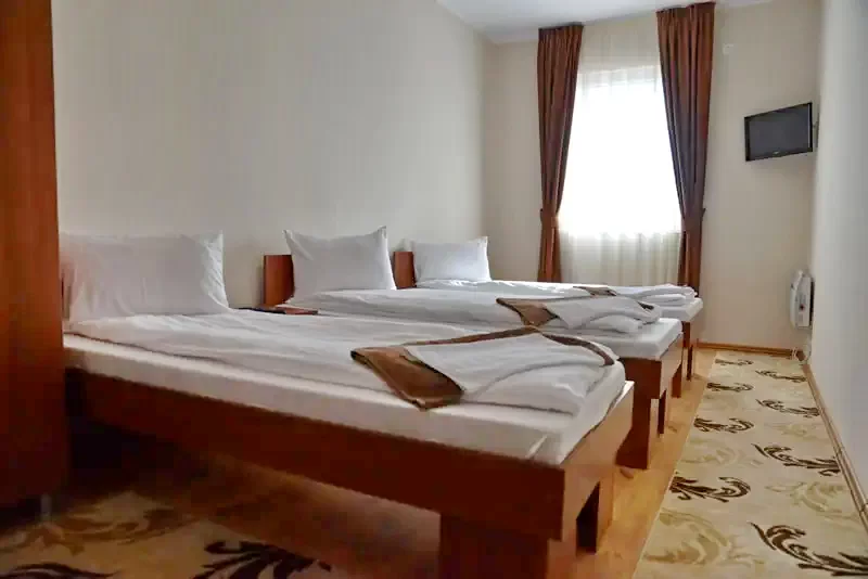 Miercurea Nirajului Cazare | Motel (K1411-8) Imaginea poate fi supusă drepturilor de autor. Se recomandă contactarea titularului drepturilor.