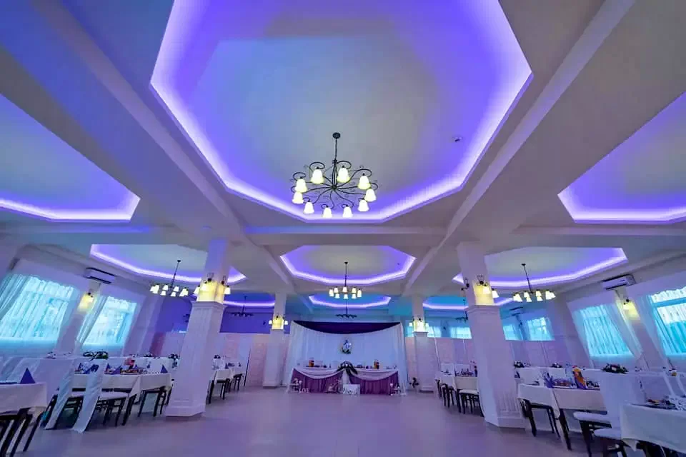 Miercurea Nirajului Cazare | Motel (K1411-18) Imaginea poate fi supusă drepturilor de autor. Se recomandă contactarea titularului drepturilor.