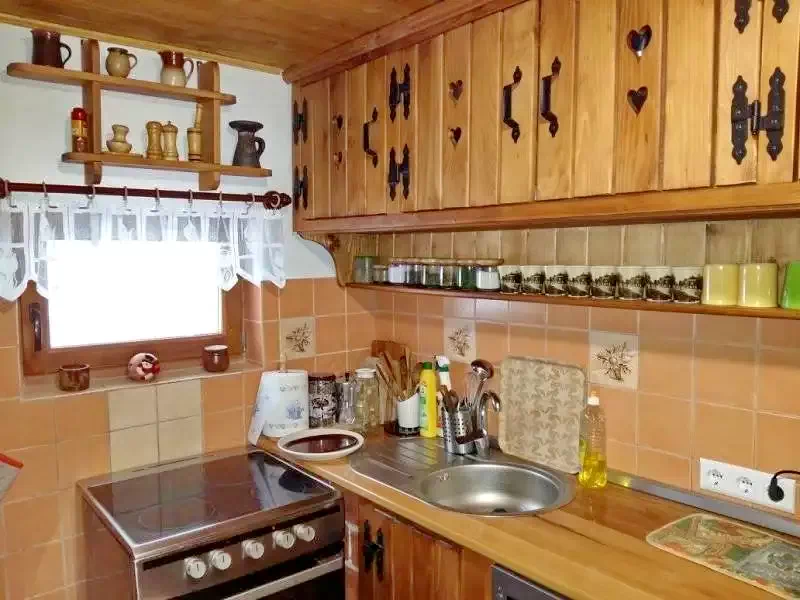 Barajul Zetea Cazare | Sat de vacanță (K0827-19) Imaginea poate fi supusă drepturilor de autor. Se recomandă contactarea titularului drepturilor.