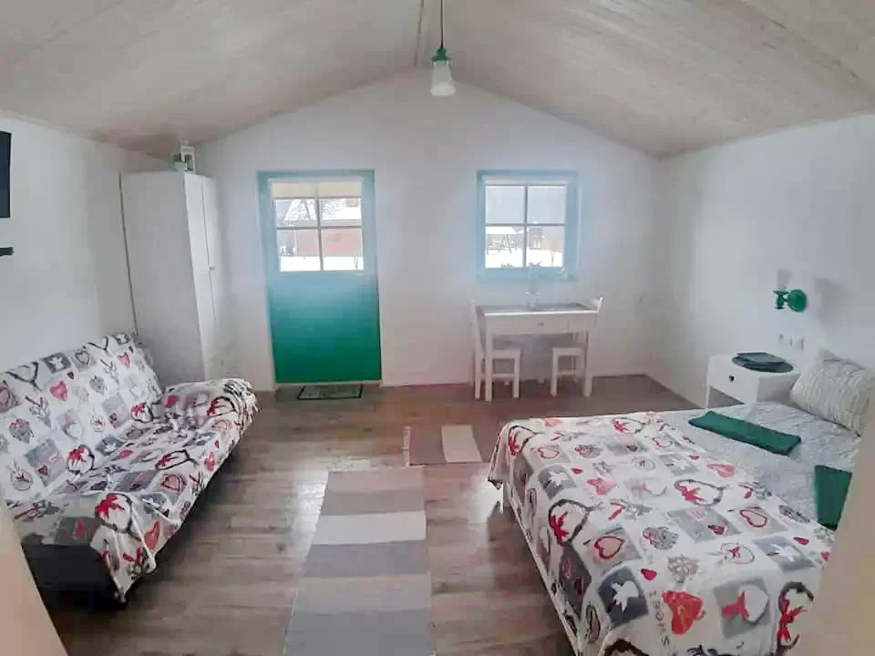 Barajul Zetea Cazare | Sat de vacanță (K0827-42) Imaginea poate fi supusă drepturilor de autor. Se recomandă contactarea titularului drepturilor.