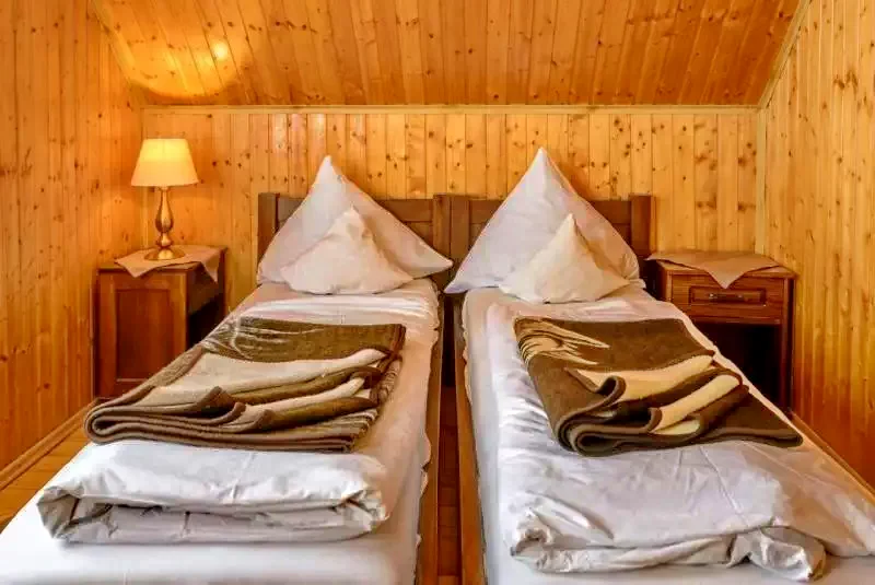 Cazare Bâlea Lac - Cabana Bâlea  Lac*** |  Bilea-tó -  Bâlea Tó Menedékház***. Imaginea poate fi supusă drepturilor de autor. Se recomandă contactarea titularului drepturilor.