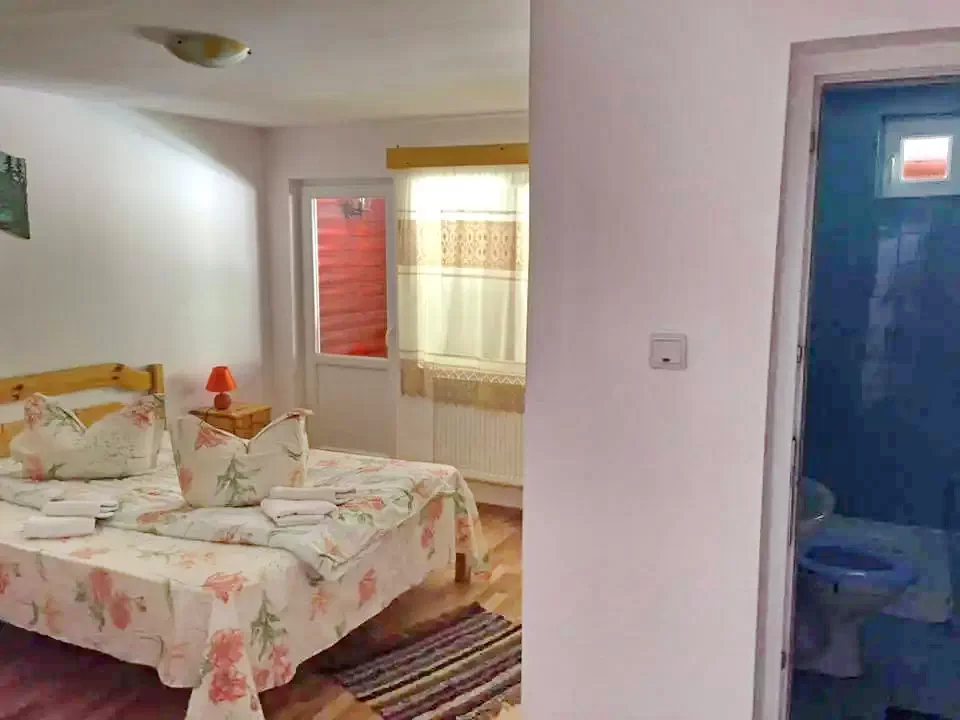 Gyilkostó Szállás | Motel (K1263-34) A kép szerzői jogvédelem alatt állhat. Javasolt a kapcsolatfelvétel a jog tulajdonossal.