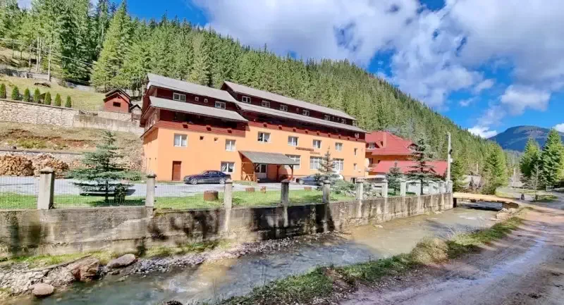 Lacu Roșu Cazare | Motel (K1263-49) Imaginea poate fi supusă drepturilor de autor. Se recomandă contactarea titularului drepturilor.