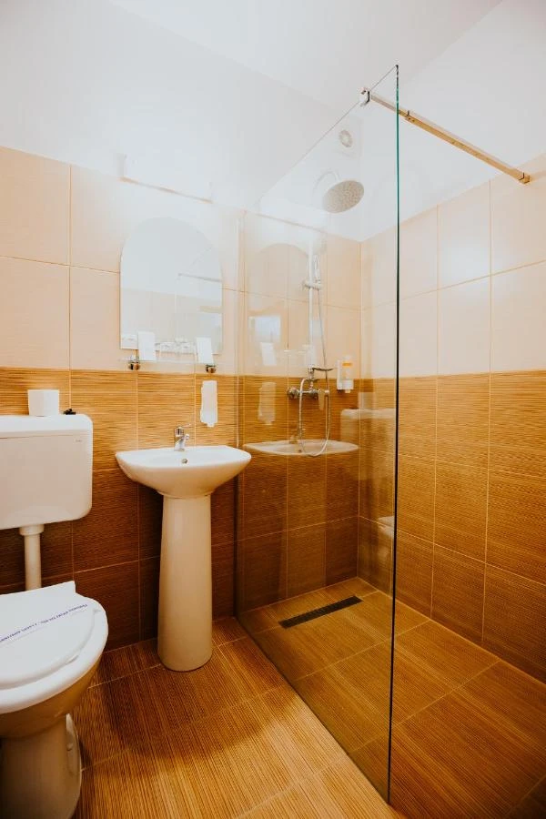 Băile Tușnad Cazare | Hotel** (K1536-16) Imaginea poate fi supusă drepturilor de autor. Se recomandă contactarea titularului drepturilor. Băile Tușnad Cazare | Hotel** (K1536-16) Imaginea poate fi supusă drepturilor de autor. Se recomandă contactarea titularului drepturilor.