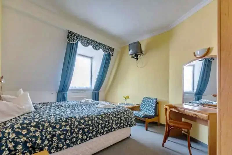Mișcolț Cazare | Hotel*** (K0856-20) Imaginea poate fi supusă drepturilor de autor. Se recomandă contactarea titularului drepturilor. Mișcolț Cazare | Hotel*** (K0856-20) Imaginea poate fi supusă drepturilor de autor. Se recomandă contactarea titularului drepturilor.