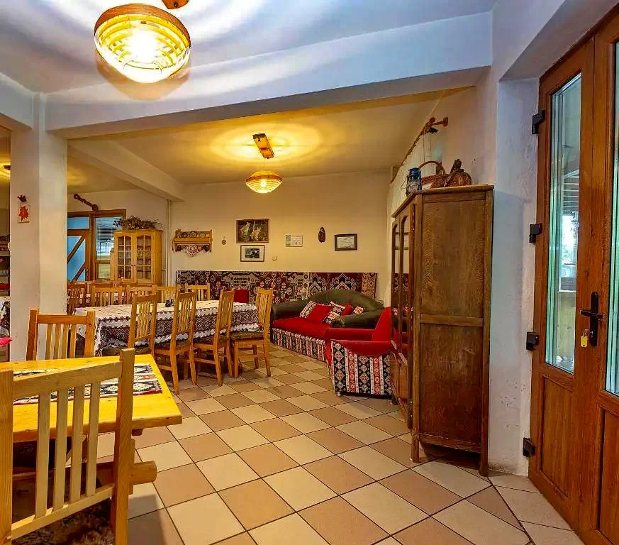 Cazare Zârnești - Pensiunea Carmi House*** | Zârnești - Carmi House Panzió*** (a volt Mosorel). Imaginea poate fi supusă drepturilor de autor. Se recomandă contactarea titularului drepturilor.