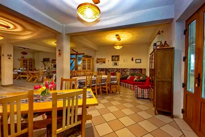 Cazare Zârnești - Pensiunea Carmi House*** | Zârnești - Carmi House Panzió*** (a volt Mosorel). Imaginea poate fi supusă drepturilor de autor. Se recomandă contactarea titularului drepturilor.