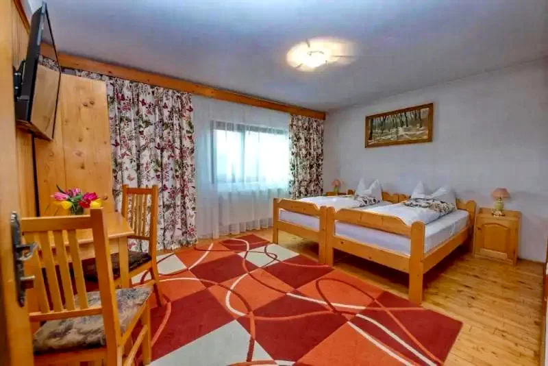 Cazare Zârnești - Pensiunea Carmi House*** | Zârnești - Carmi House Panzió*** (a volt Mosorel). Imaginea poate fi supusă drepturilor de autor. Se recomandă contactarea titularului drepturilor.