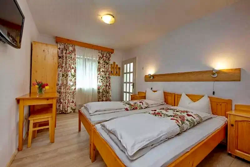 Cazare Zârnești - Pensiunea Carmi House*** | Zârnești - Carmi House Panzió*** (a volt Mosorel). Imaginea poate fi supusă drepturilor de autor. Se recomandă contactarea titularului drepturilor.
