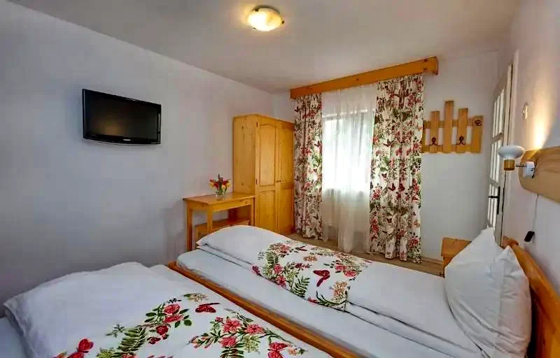 Cazare Zârnești - Pensiunea Carmi House*** | Zârnești - Carmi House Panzió*** (a volt Mosorel). Imaginea poate fi supusă drepturilor de autor. Se recomandă contactarea titularului drepturilor.