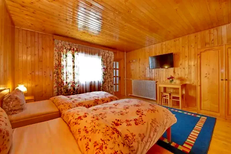 Cazare Zârnești - Pensiunea Carmi House*** | Zârnești - Carmi House Panzió*** (a volt Mosorel). Imaginea poate fi supusă drepturilor de autor. Se recomandă contactarea titularului drepturilor.