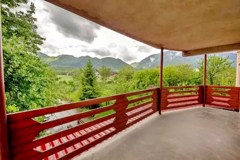 Cazare Zârnești - Pensiunea Carmi House*** | Zârnești - Carmi House Panzió*** (a volt Mosorel). Imaginea poate fi supusă drepturilor de autor. Se recomandă contactarea titularului drepturilor.