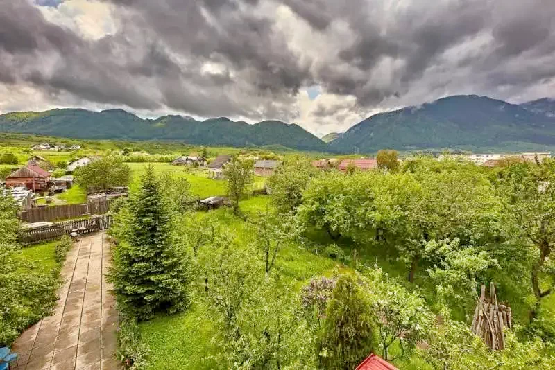 Cazare Zârnești - Pensiunea Carmi House*** | Zârnești - Carmi House Panzió*** (a volt Mosorel). Imaginea poate fi supusă drepturilor de autor. Se recomandă contactarea titularului drepturilor.
