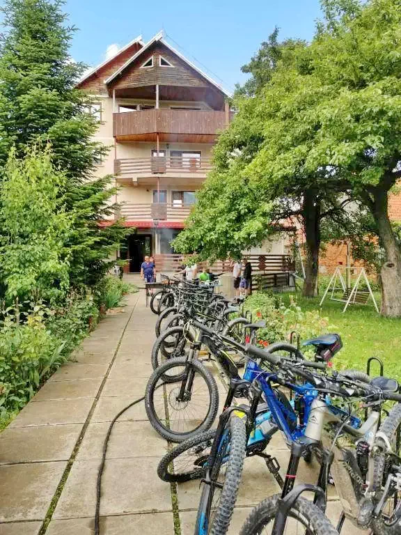 Cazare Zârnești - Pensiunea Carmi House*** | Zârnești - Carmi House Panzió*** (a volt Mosorel). Imaginea poate fi supusă drepturilor de autor. Se recomandă contactarea titularului drepturilor.