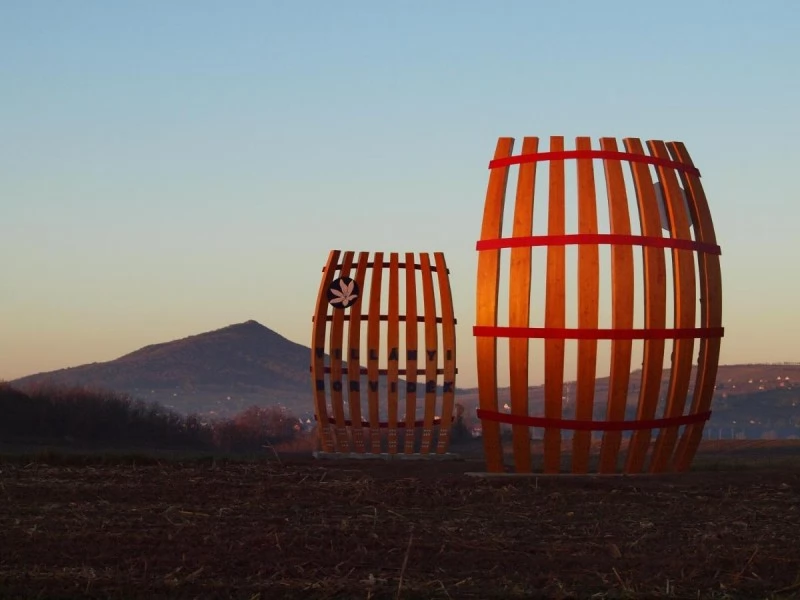  Cazare | Pensiune turistică (K1357-25) Imaginea poate fi supusă drepturilor de autor. Se recomandă contactarea titularului drepturilor.