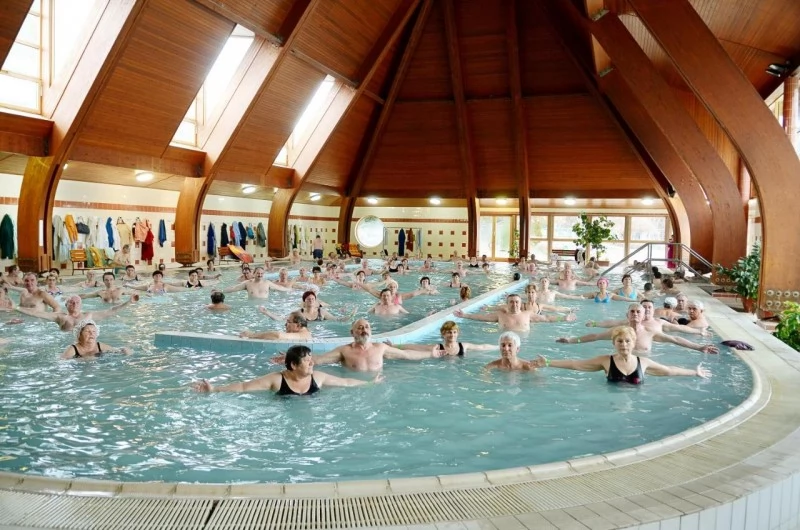  Cazare | Pensiune turistică (K1357-31) Imaginea poate fi supusă drepturilor de autor. Se recomandă contactarea titularului drepturilor.