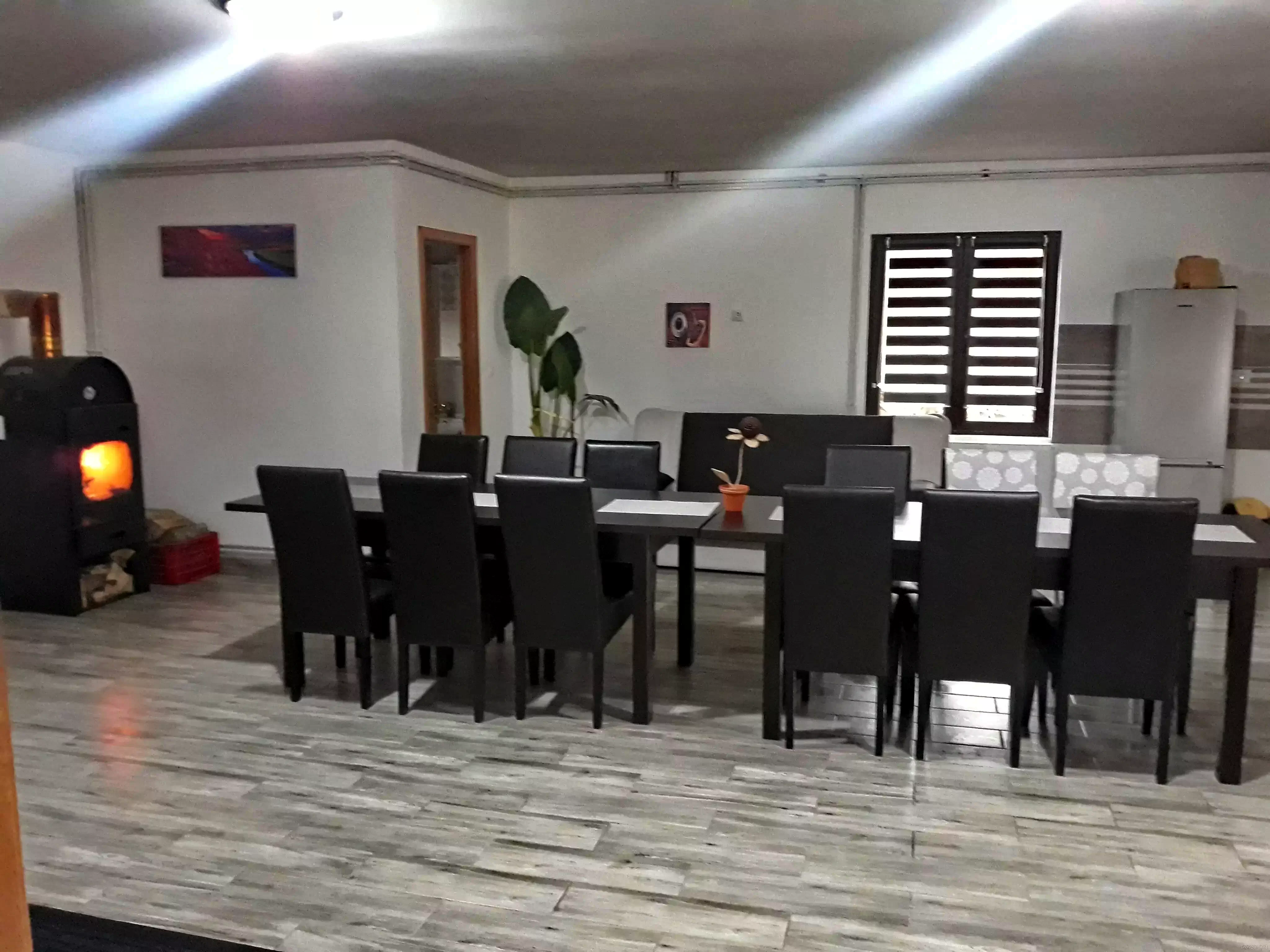 Câmpu Cetății Cazare | Hotel**** (K0999-18) Imaginea poate fi supusă drepturilor de autor. Se recomandă contactarea titularului drepturilor.