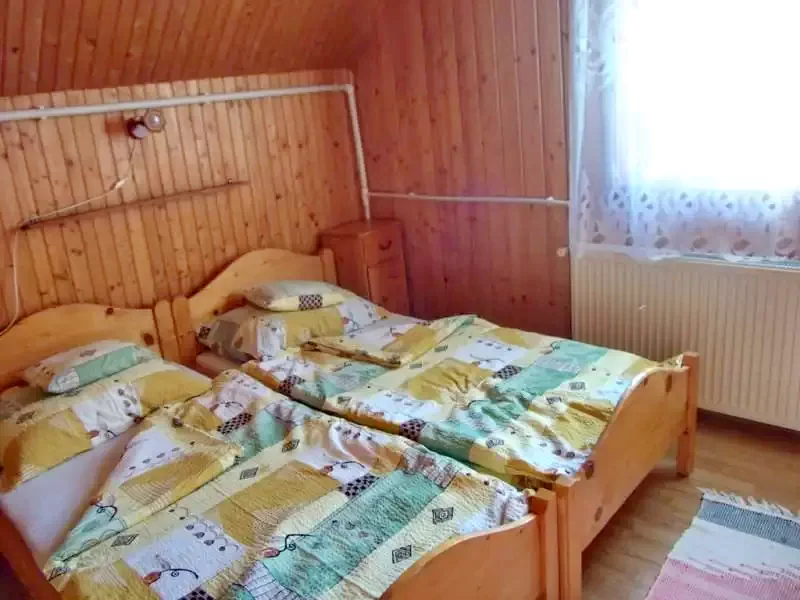 Barajul Zetea Cazare | Sat de vacanță (K0343-20) Imaginea poate fi supusă drepturilor de autor. Se recomandă contactarea titularului drepturilor.