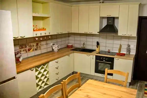 Barcarozsnyó Szállás | Üdülőfalu (K0548-10) A kép szerzői jogvédelem alatt állhat. Javasolt a kapcsolatfelvétel a jog tulajdonossal.