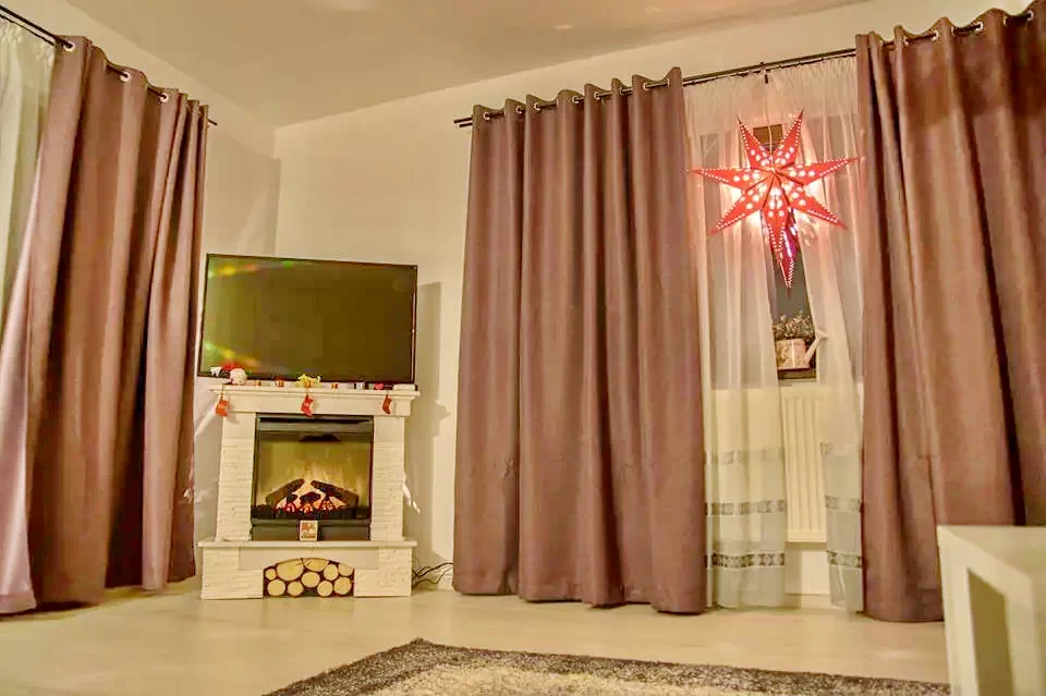 Râșnov Cazare | Sat de vacanță (K0548-11) Imaginea poate fi supusă drepturilor de autor. Se recomandă contactarea titularului drepturilor.