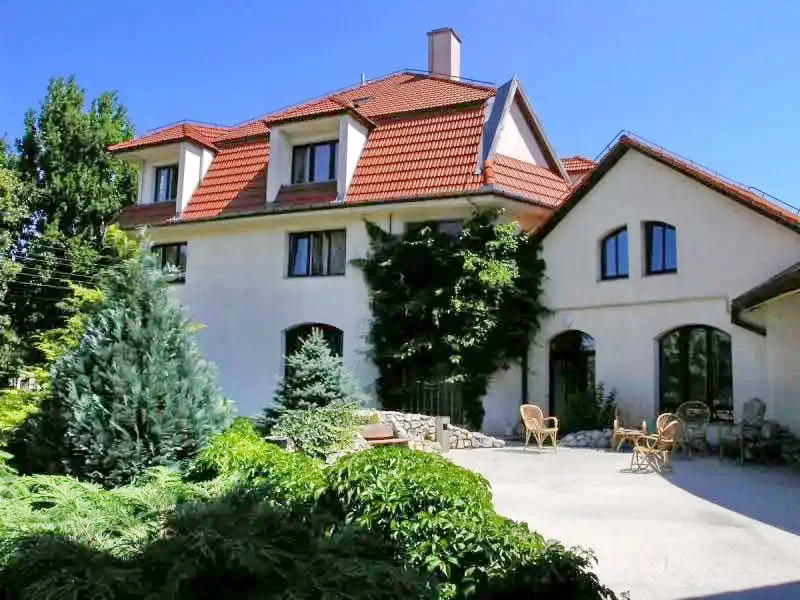 Nagyvárad Szállás | Hostel (K0953-6) A kép szerzői jogvédelem alatt állhat. Javasolt a kapcsolatfelvétel a jog tulajdonossal.