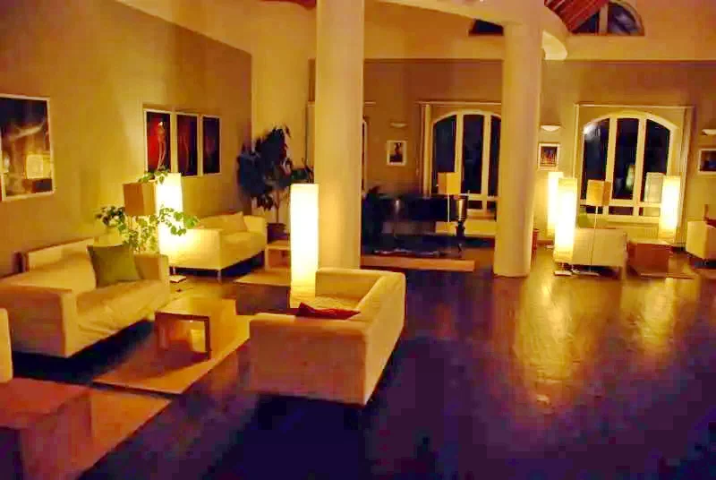 Oradea Cazare | Vilă turistică (K0953-30) Imaginea poate fi supusă drepturilor de autor. Se recomandă contactarea titularului drepturilor.