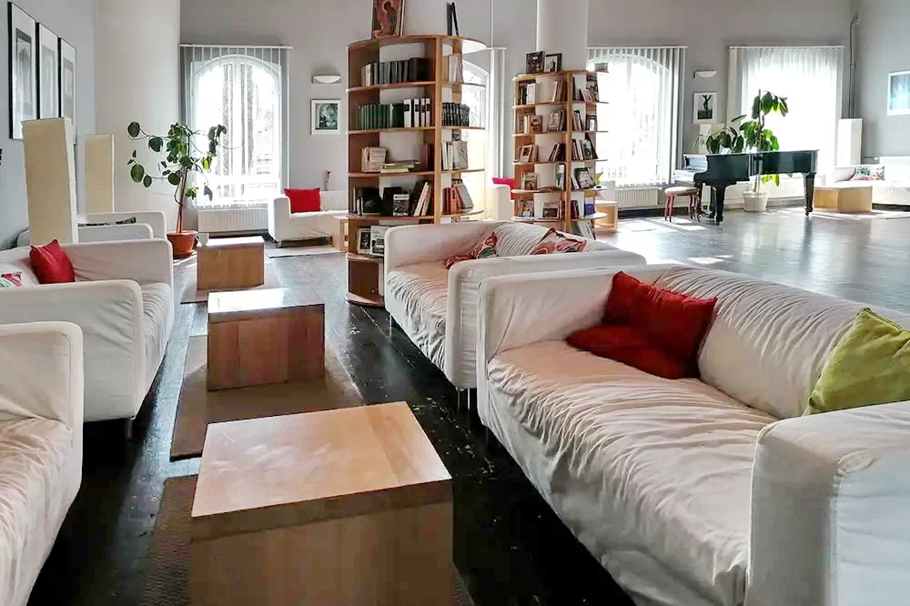 Nagyvárad Szállás | Hostel (K0953-40) A kép szerzői jogvédelem alatt állhat. Javasolt a kapcsolatfelvétel a jog tulajdonossal.