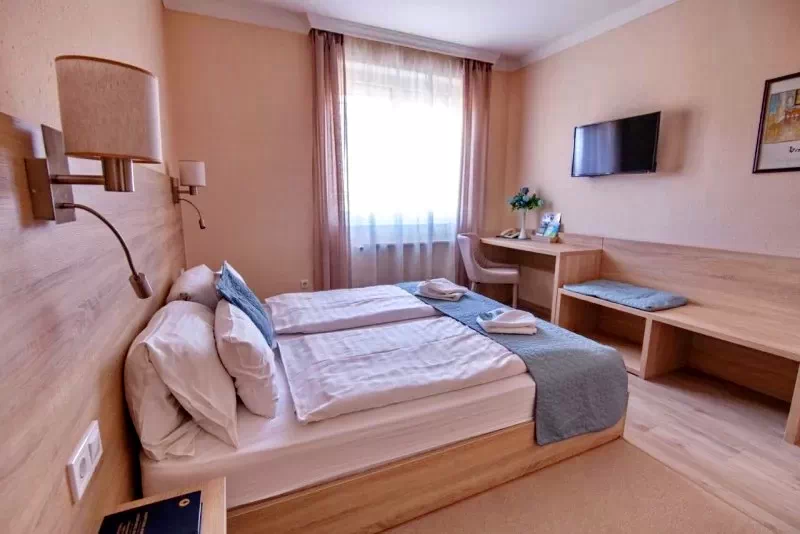  Cazare | Pensiune (K0170-7) Imaginea poate fi supusă drepturilor de autor. Se recomandă contactarea titularului drepturilor.
