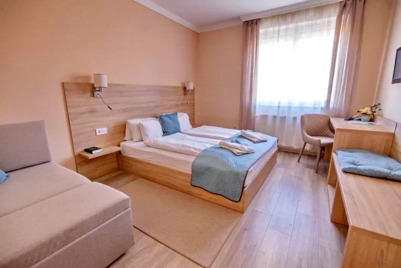  Cazare | Pensiune (K0170-26) Imaginea poate fi supusă drepturilor de autor. Se recomandă contactarea titularului drepturilor.