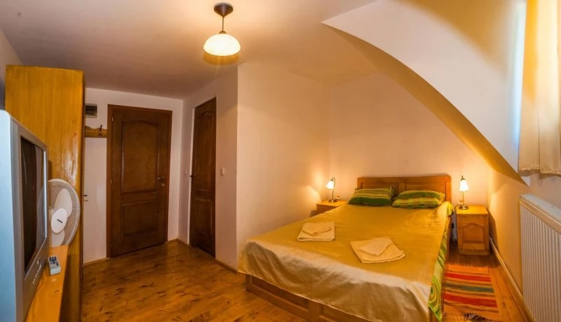 Saschiz Cazare | Motel (K1485-11) Imaginea poate fi supusă drepturilor de autor. Se recomandă contactarea titularului drepturilor.