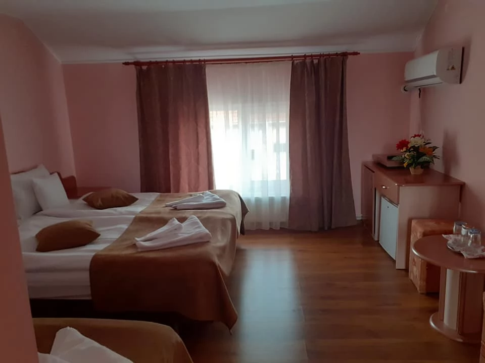 Deva Cazare | Motel (K1475-33) Imaginea poate fi supusă drepturilor de autor. Se recomandă contactarea titularului drepturilor.