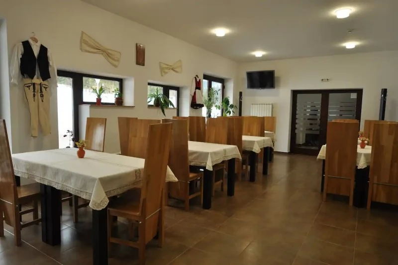 Harghita-Băi Cazare | Pensiune (K1077-7) Imaginea poate fi supusă drepturilor de autor. Se recomandă contactarea titularului drepturilor.