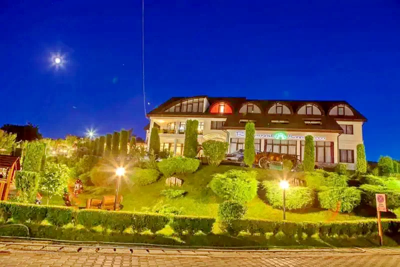 Marosvásárhely Szállás | Hotel**** (K1348-24) A kép szerzői jogvédelem alatt állhat. Javasolt a kapcsolatfelvétel a jog tulajdonossal.
