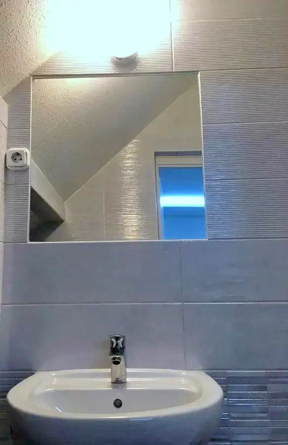 Cazare | Cabană (K0240-10) Imaginea poate fi supusă drepturilor de autor. Se recomandă contactarea titularului drepturilor.  Cazare | Cabană (K0240-10) Imaginea poate fi supusă drepturilor de autor. Se recomandă contactarea titularului drepturilor.