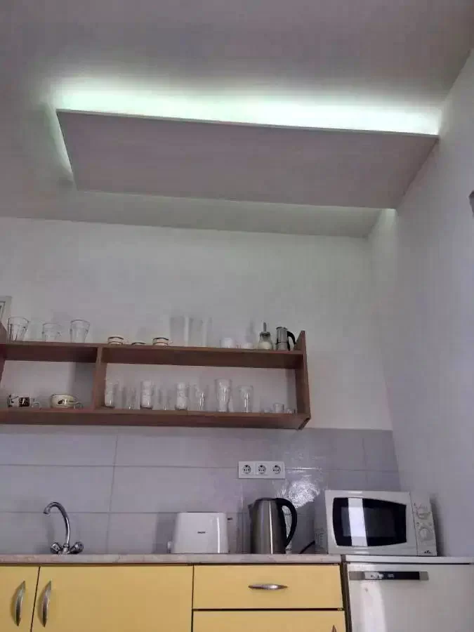  Cazare | Sat de vacanță (K0240-26) Imaginea poate fi supusă drepturilor de autor. Se recomandă contactarea titularului drepturilor.