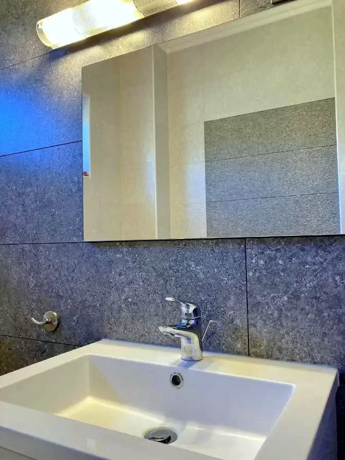 Cazare | Cabană (K0240-33) Imaginea poate fi supusă drepturilor de autor. Se recomandă contactarea titularului drepturilor.  Cazare | Cabană (K0240-33) Imaginea poate fi supusă drepturilor de autor. Se recomandă contactarea titularului drepturilor.