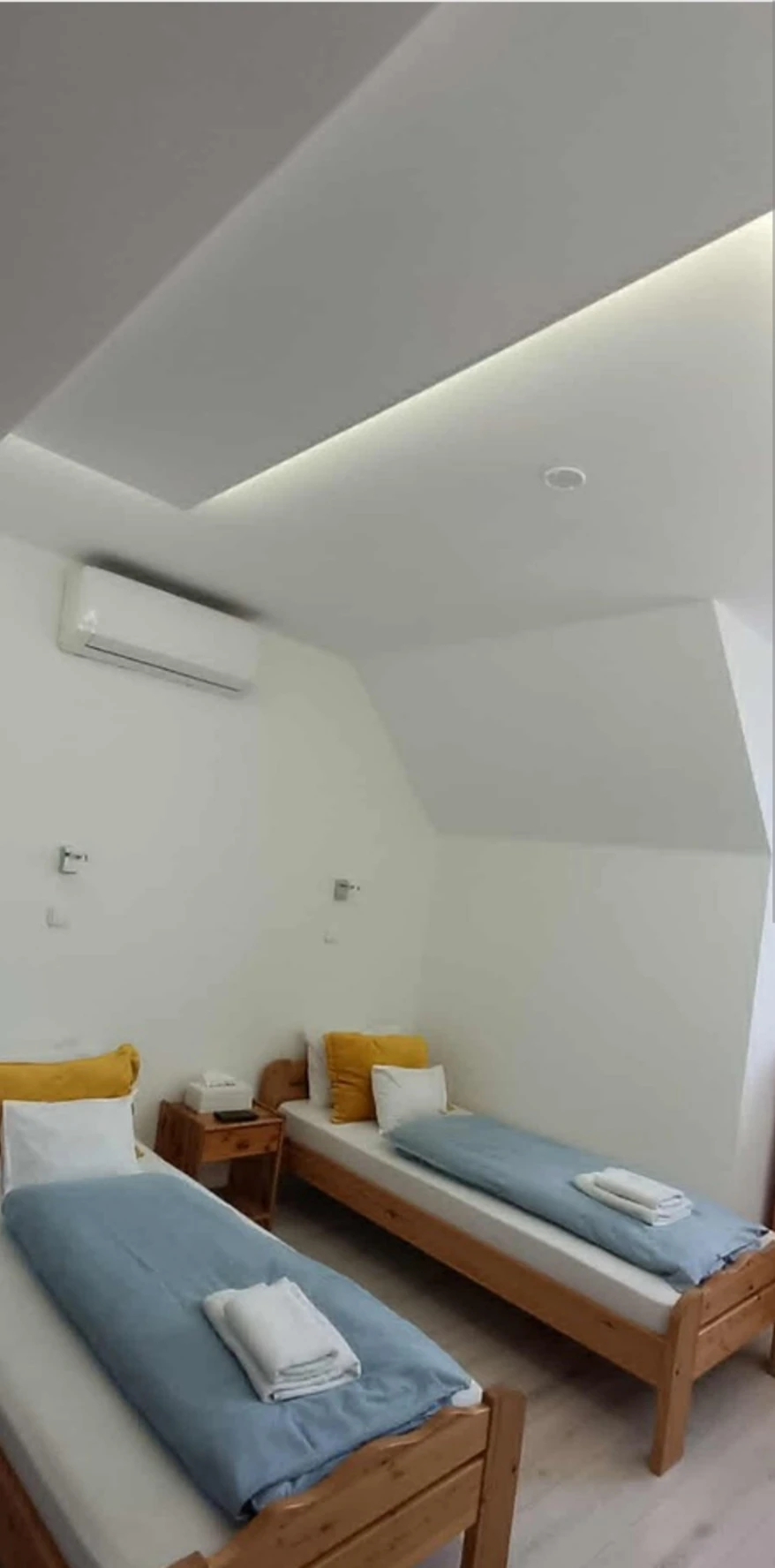  Cazare | Sat de vacanță (K0240-51) Imaginea poate fi supusă drepturilor de autor. Se recomandă contactarea titularului drepturilor.