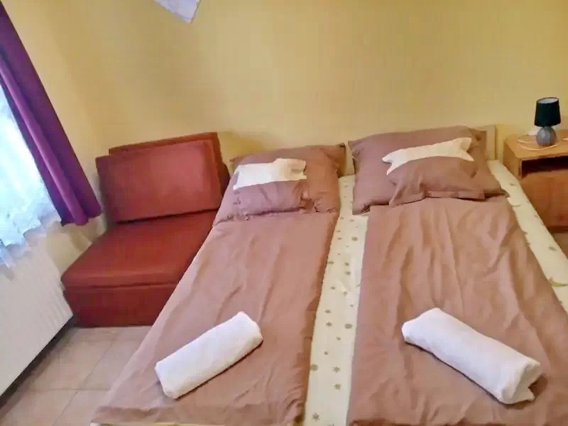 Cazare | Cabană (K0286-4) Imaginea poate fi supusă drepturilor de autor. Se recomandă contactarea titularului drepturilor.  Cazare | Cabană (K0286-4) Imaginea poate fi supusă drepturilor de autor. Se recomandă contactarea titularului drepturilor.