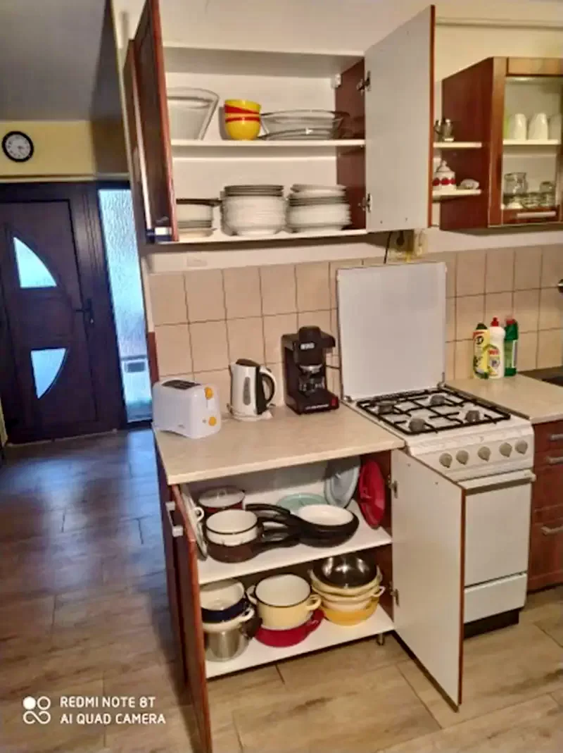  Cazare | Sat de vacanță (K0286-26) Imaginea poate fi supusă drepturilor de autor. Se recomandă contactarea titularului drepturilor.