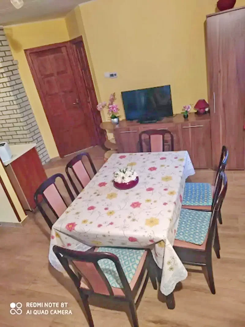  Cazare | Sat de vacanță (K0286-27) Imaginea poate fi supusă drepturilor de autor. Se recomandă contactarea titularului drepturilor.