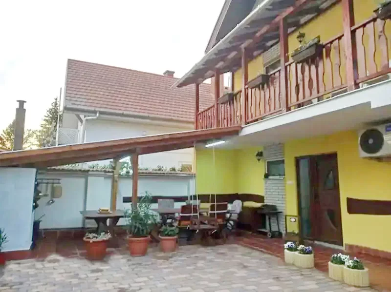  Cazare | Sat de vacanță (K0286-36) Imaginea poate fi supusă drepturilor de autor. Se recomandă contactarea titularului drepturilor.