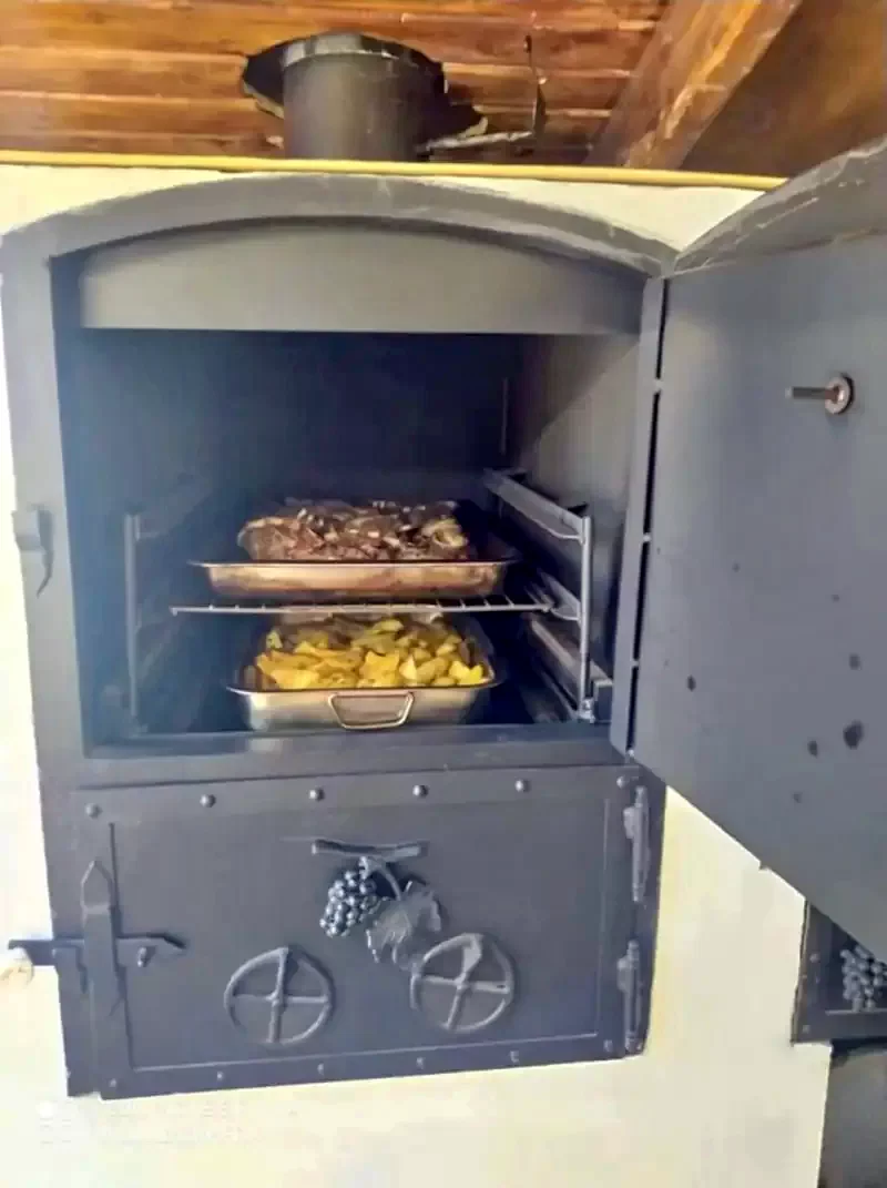  Cazare | Sat de vacanță (K0286-40) Imaginea poate fi supusă drepturilor de autor. Se recomandă contactarea titularului drepturilor.