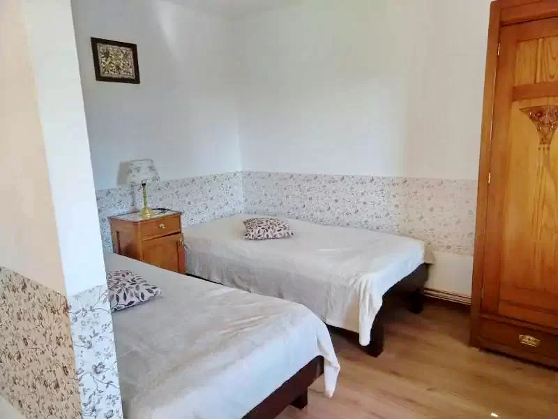 Mereni Cazare | Motel (K1201-21) Imaginea poate fi supusă drepturilor de autor. Se recomandă contactarea titularului drepturilor.