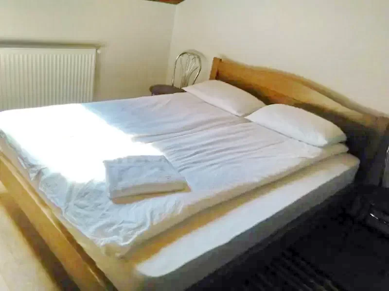 Magyarlóna Szállás | Motel (K0082-17) A kép szerzői jogvédelem alatt állhat. Javasolt a kapcsolatfelvétel a jog tulajdonossal.