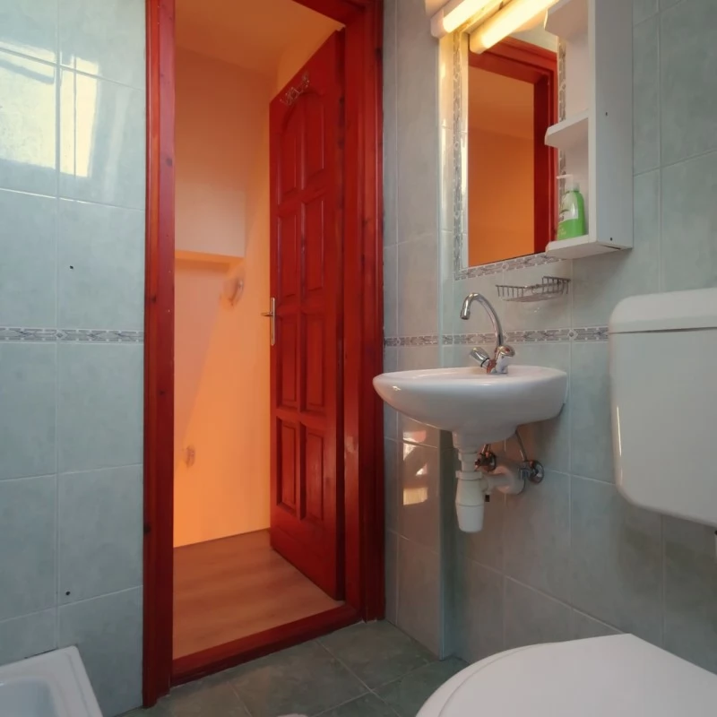 Jula Cazare | Motel (K0787-14) Imaginea poate fi supusă drepturilor de autor. Se recomandă contactarea titularului drepturilor.