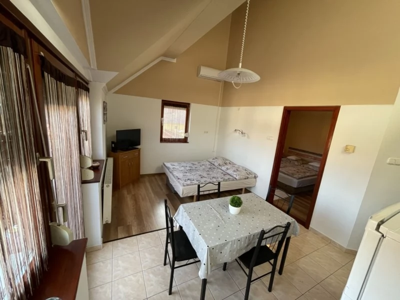 Jula Cazare | Motel (K0787-60) Imaginea poate fi supusă drepturilor de autor. Se recomandă contactarea titularului drepturilor.