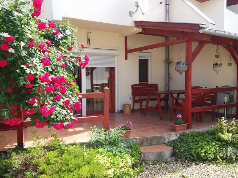 Jula Cazare | Motel (K0787-68) Imaginea poate fi supusă drepturilor de autor. Se recomandă contactarea titularului drepturilor.